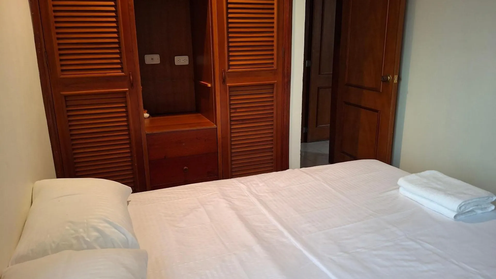 Homestay Edificio Atlantis Apartment Gaira